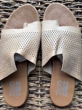 Bueno Leather Sandal